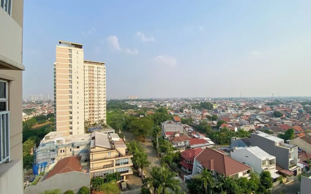 Good And Homey Studio At Belmont Residence Puri Apartment