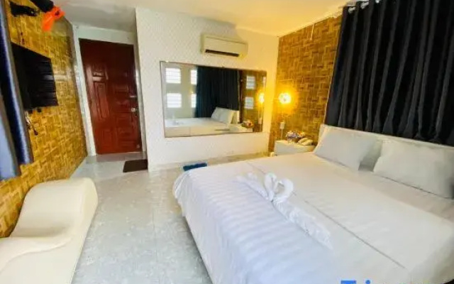 Jewel Hotel