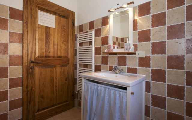 Rustic Escape With Pool