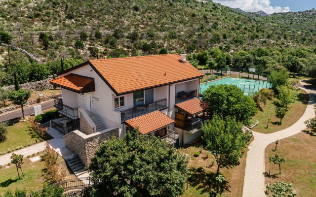 Veladrion Resort