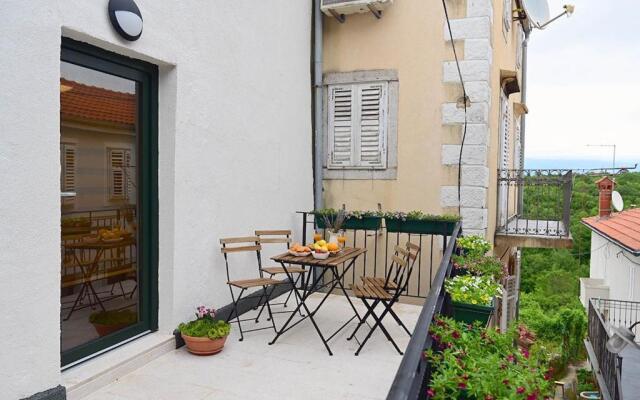 Apartment D & Studio L
