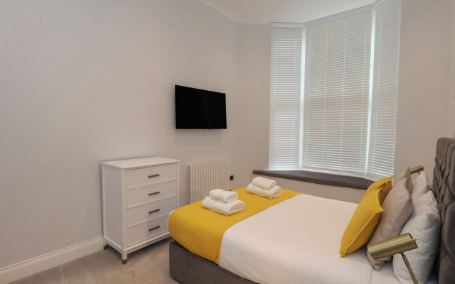The Salisbury Apartment 105