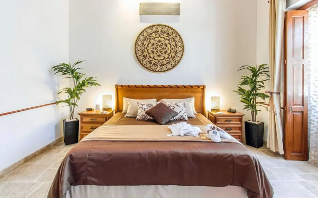 Dos Patios By LaTour