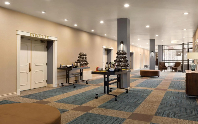 Delta Hotels by Marriott Helena Colonial