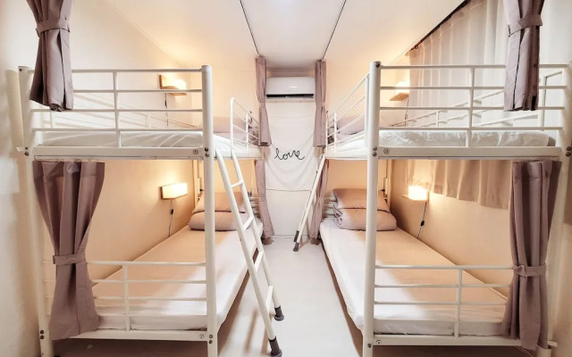 YAB Guesthouse - Female Only