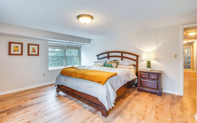 7 Mi to Newark: Montclair Vacation Rental