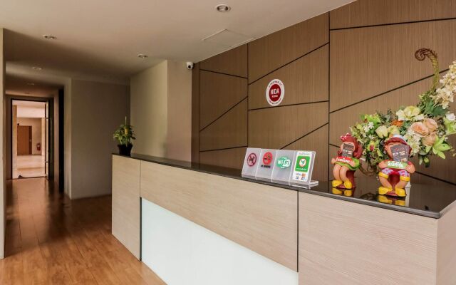 The Plubpla Serviced Apartment