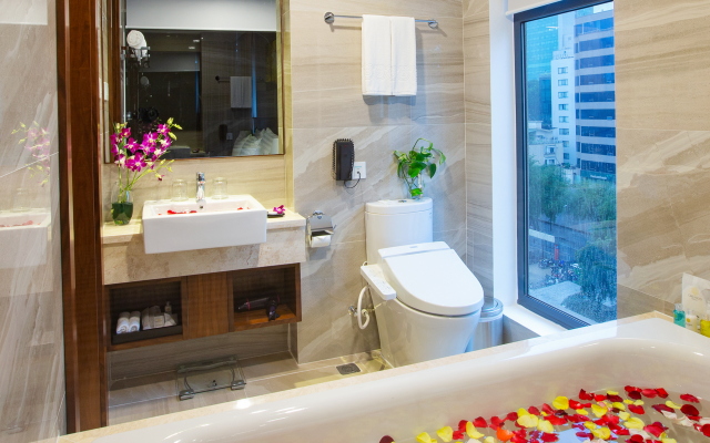 Orchids Saigon Hotel