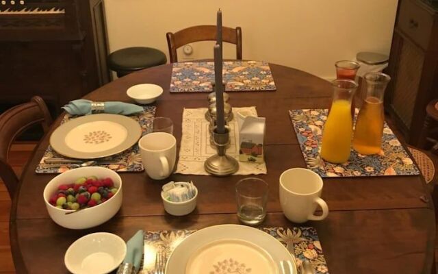 Bluethistle Bed & Breakfast