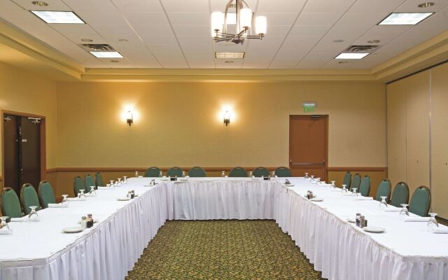 La Quinta Inn & Suites by Wyndham Salisbury