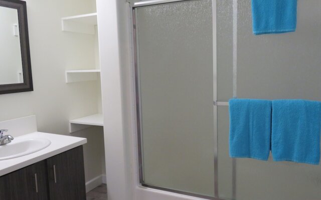 Fully Furnished Apartments near Hollywood