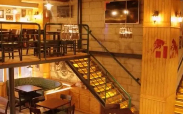 Peaceful City Paradise w King Bed Tub