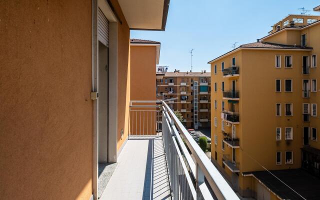 Bergonzoni Modern Apartment by Wonderful Italy