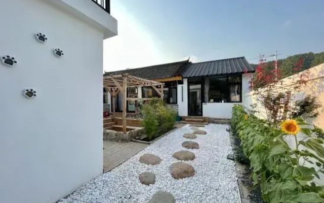 Three Courtyards