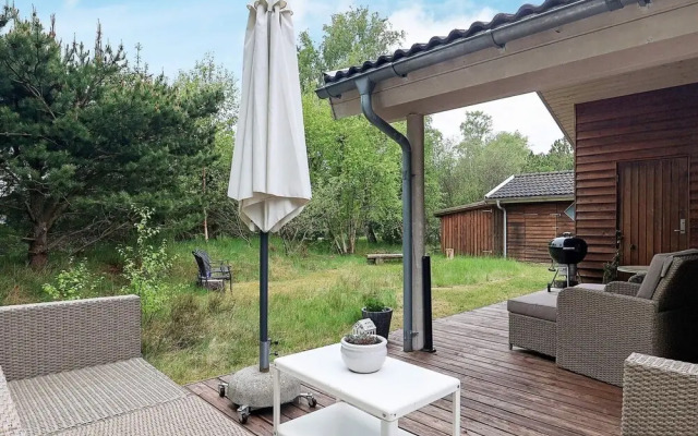6 Person Holiday Home in Albaek