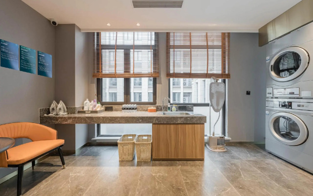Shanghai Wujiaochang INNO Chuangzhi Atour X Hotel