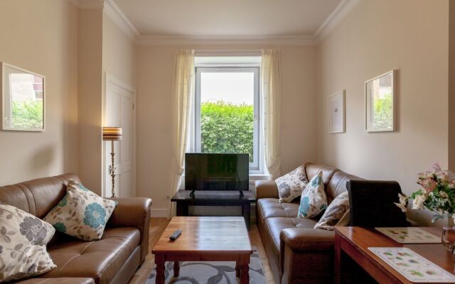 1 Bedroom Traditional Leith Flat