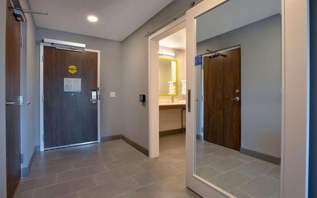 Hampton Inn & Suites Ottawa West