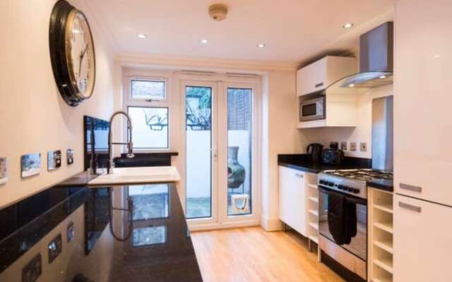 Camden Spacious Apartment
