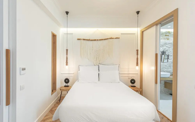 Chandakos 8 Design Apartments