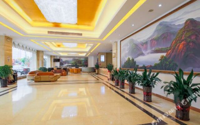 Campanile Hotel (Shenzhen Dalang Business Center Yangtai Mountain East Hotel)