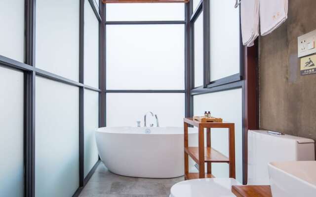 Floral Hotel · Mo Gan Tian QuanMogan Mountain