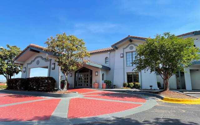 Travelodge by Wyndham Tuscaloosa