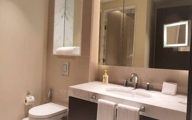 Luxury Stay at the Fountains - Dubai