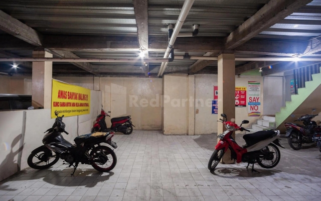 Super OYO 1868 J&b Room Pramuka