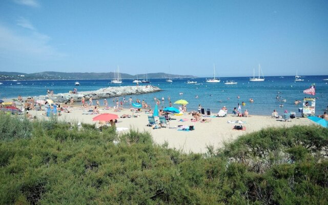 Apartment With one Bedroom in Cavalaire-sur-mer, With Furnished Terrac