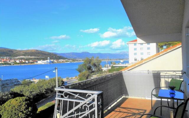 Apartments Brešan