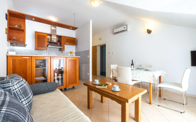 Francesca Guesthouse