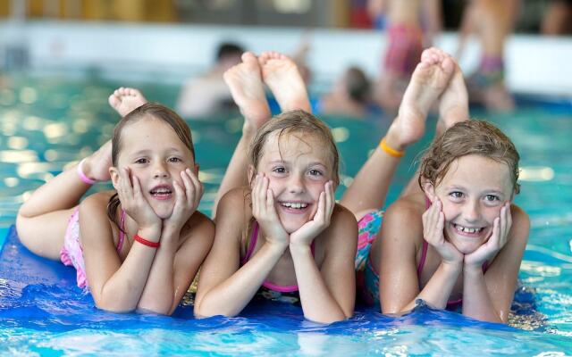 Bungalow at Klein Vink With Garden Terrace