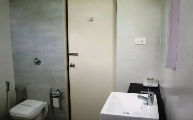 Hotel Raj Towers