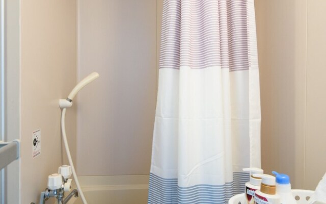 Grandeur South Room103205