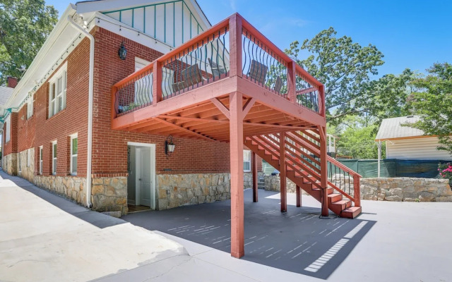 Contemporary Couple's Retreat in Atlanta!