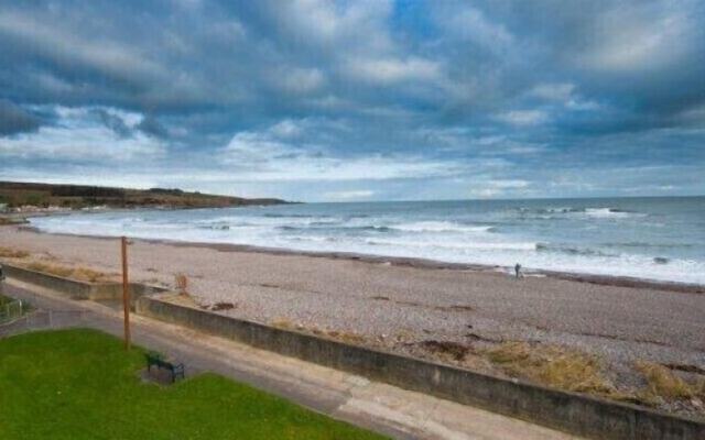 Number 44 Hotel & Bar