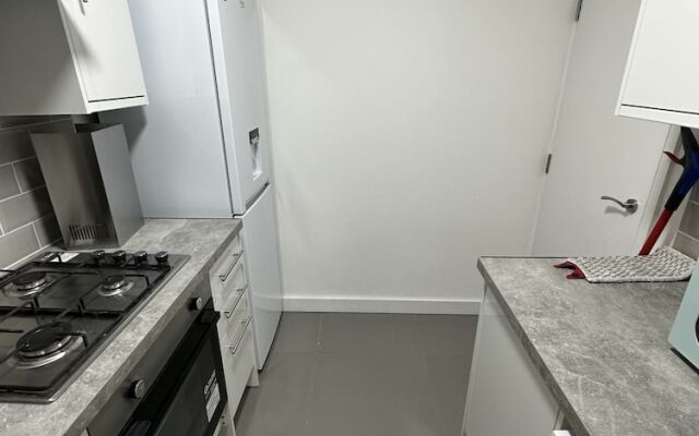 Lovely 1-bed Studio Near Canary Wharf, London