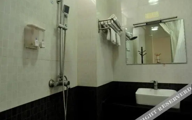 Qingshun Hotel