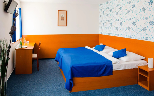 Hotel Adeba