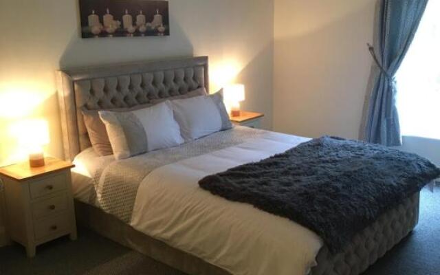 Silverhill House Apartment