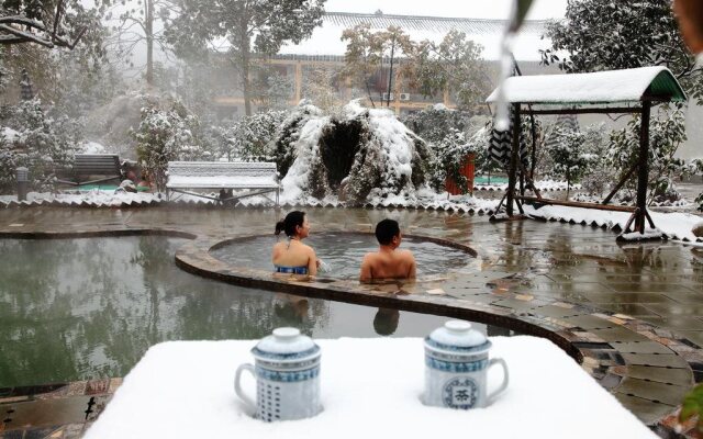 Huasheng Hot Spring Hotel