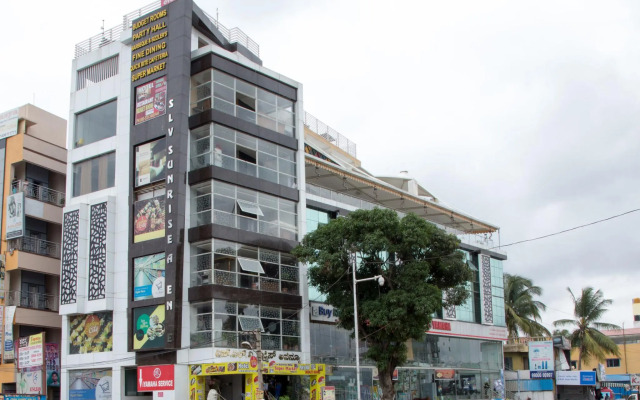 Collection O 5898 Checkin Regency