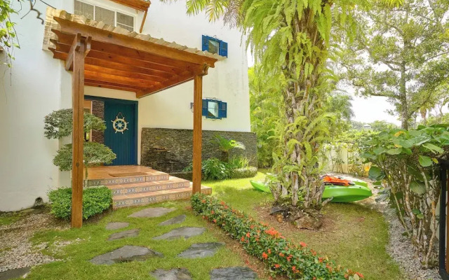 Beach Villa in El Portillo Sleeps 12
