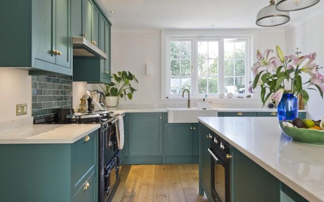 Amazing Spacious 5 Bed House Wimbledon