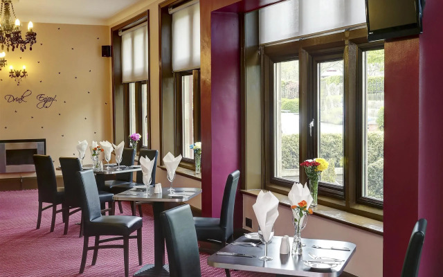 Best Western Broadfield Park Hotel