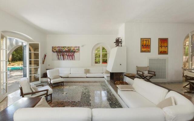 Villa Denise by BarbarHouse