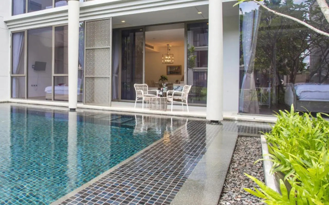 Luxury Oceanfront_pool access apartment