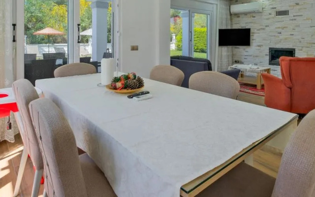 Villa Almira 2