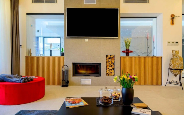 Villa Lucy Cherry CFH